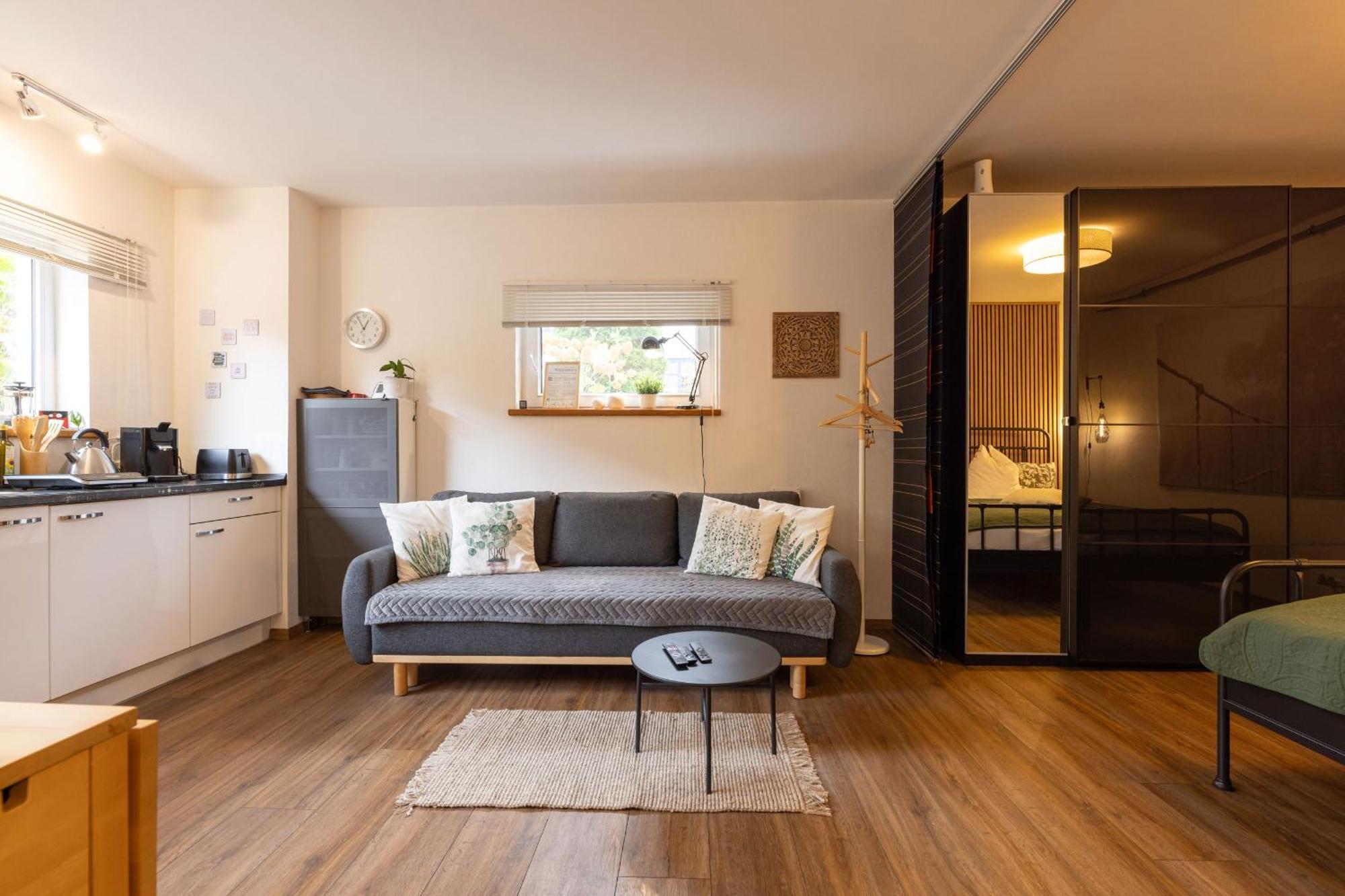 Ideal Fuer Kurze Aufenthalte - Gemuetliches 1-Zimmer-Apartment Adelsdorf Екстериор снимка